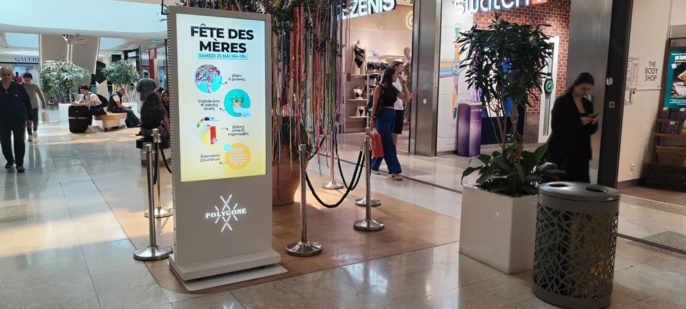 An interactive kiosk for a customer loyalty program
